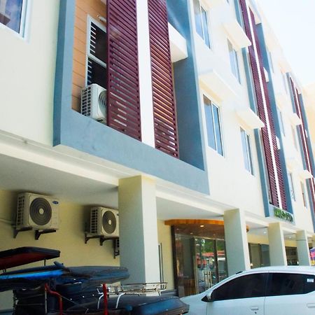 Elti Suites By Bluebookers Angeles Bagian luar foto