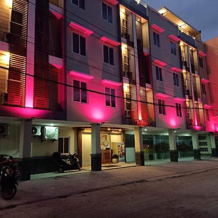 Elti Suites By Bluebookers Angeles Bagian luar foto