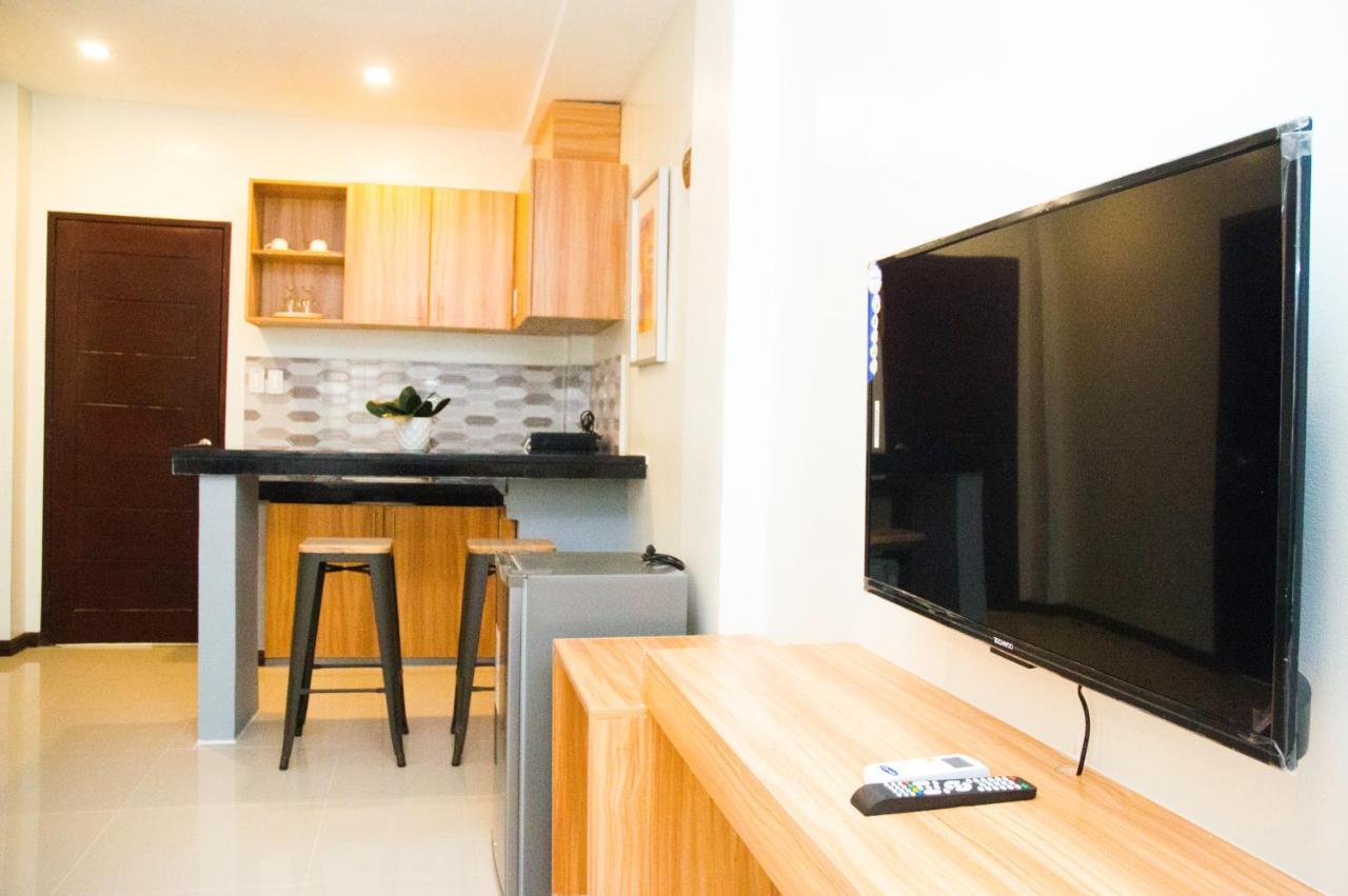 Elti Suites By Bluebookers Angeles Bagian luar foto