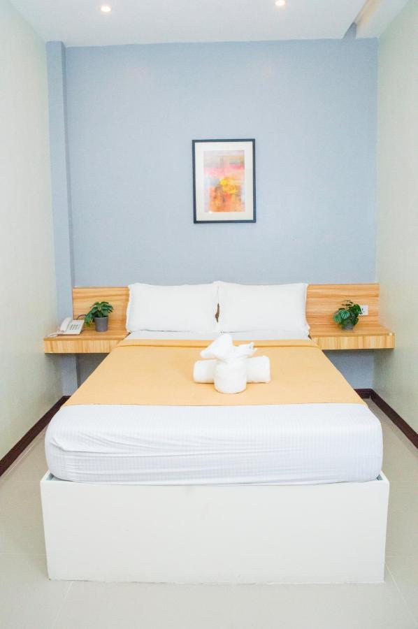 Elti Suites By Bluebookers Angeles Bagian luar foto