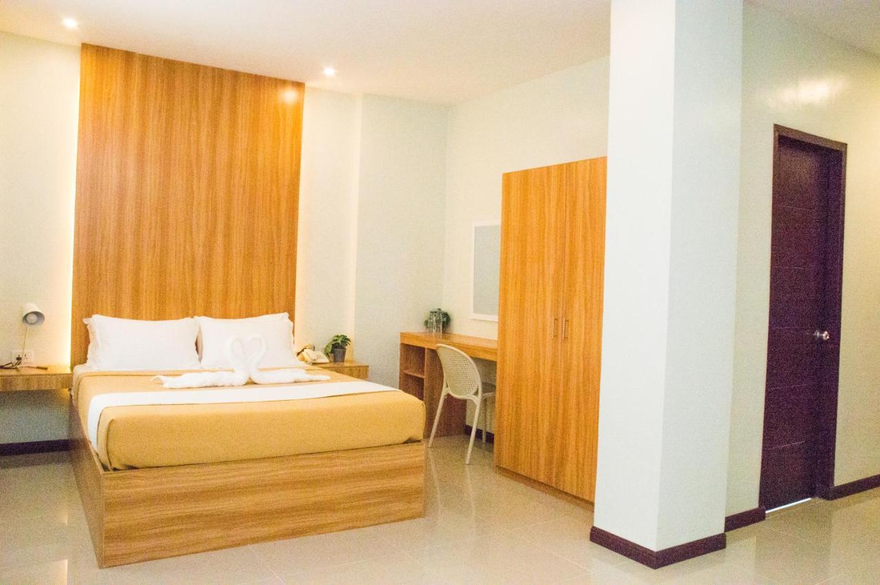 Elti Suites By Bluebookers Angeles Bagian luar foto