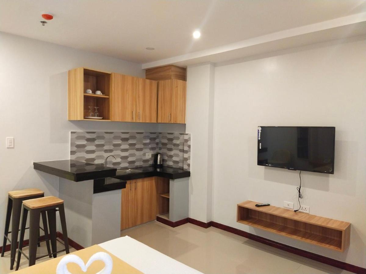 Elti Suites By Bluebookers Angeles Bagian luar foto